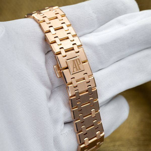 Audemars Piguet Royal Oak 15400OR.OO.1220OR.02